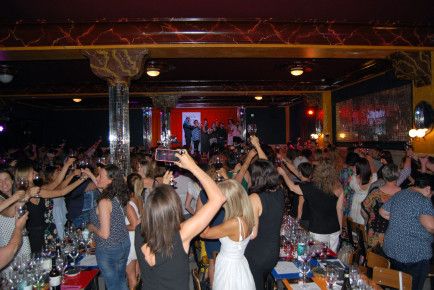 Mujeres Diviñas se divierten en El Plata Cabaret de Zaragoza