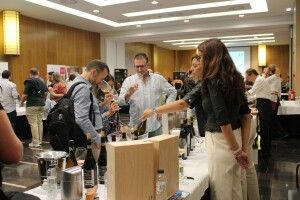 Cerca de 400 profesionales asistieron a la I Muestra de los Vinos de la Tierra de Aragón 