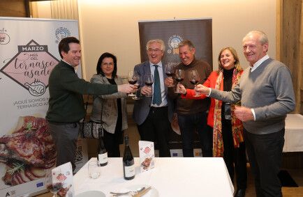 Brindis presentación ternasco asado