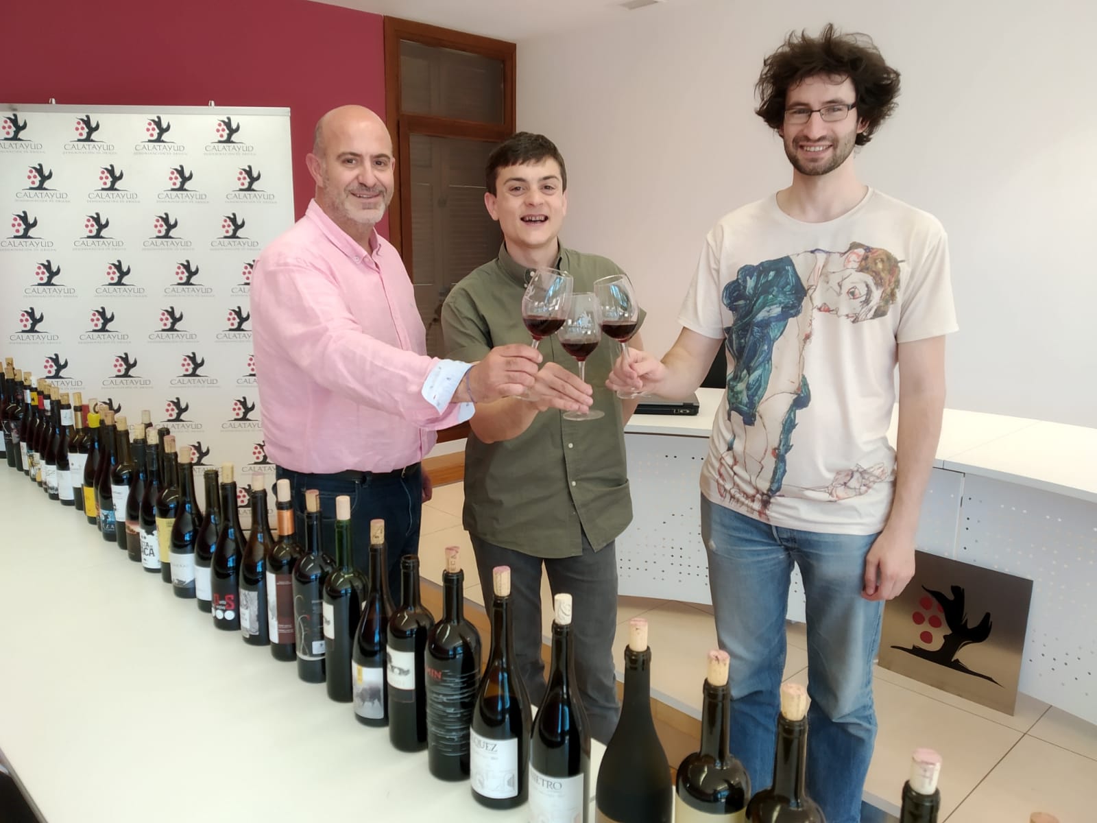 La DOP Calatayud presenta cerca de 60 vinos al panel de cata de la Guía Peñín 2021