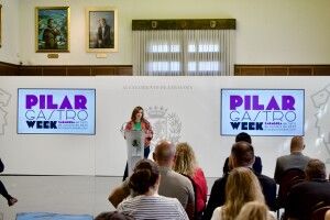 La consejera de Cultura, Educación y Turismo del Ayuntamiento de Zaragoza, Sara Fernández, durante la presentación