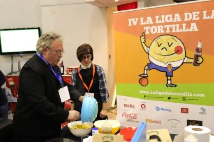 El Cabuchico prepara la tortilla ganadora