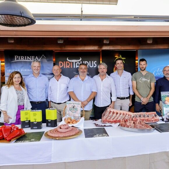 Foto de familia equipo La Junquera y productores