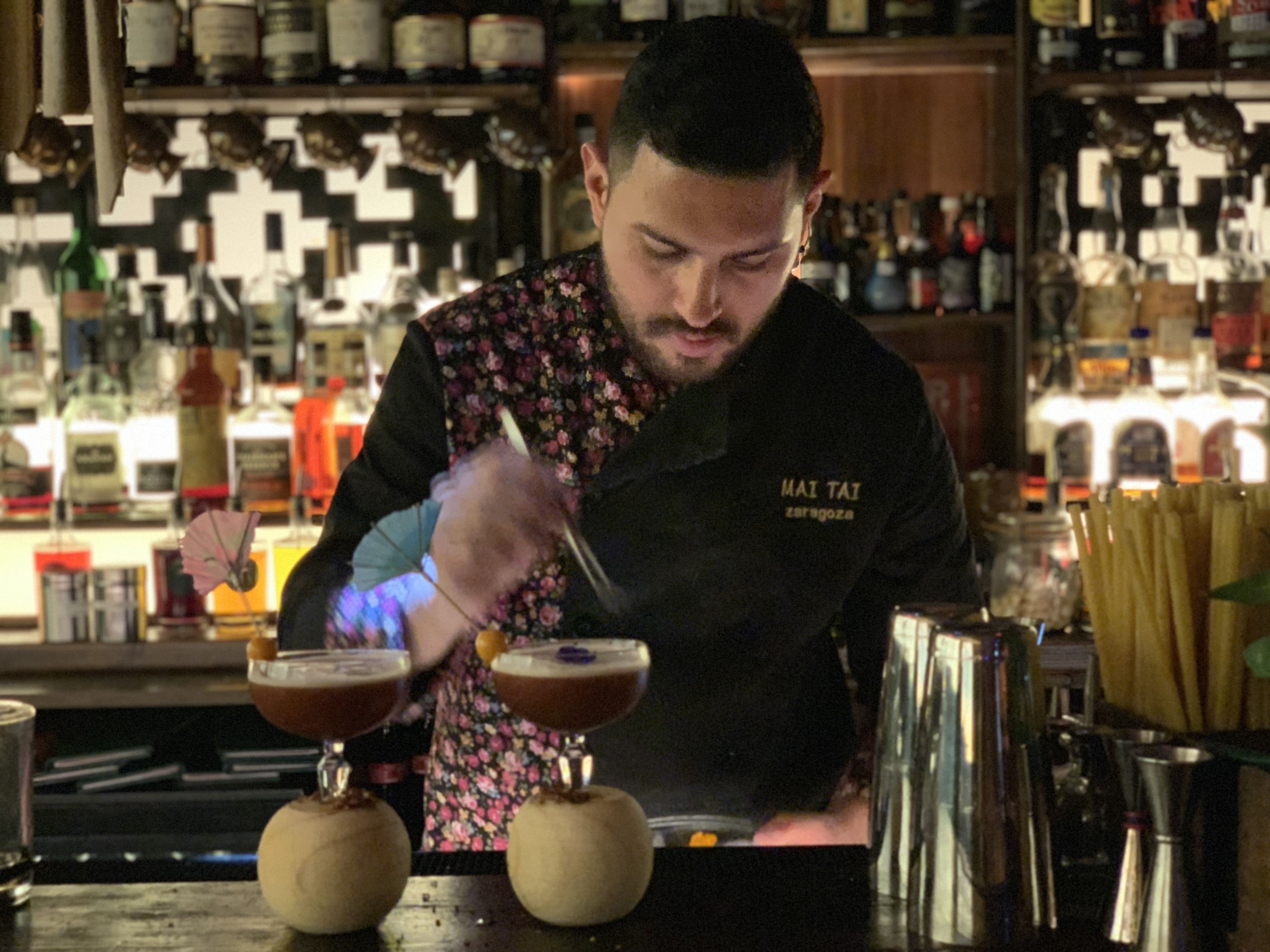 Los cócteles del zaragozano Mai Tai Exótico viajan hasta uno de los mejores tiki bar de Londres: Laki Kane