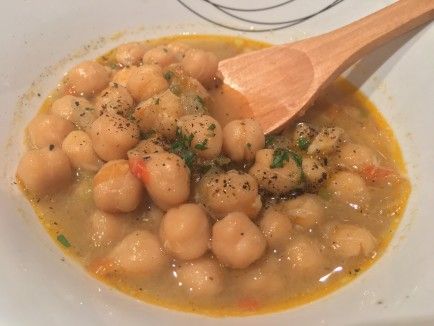 Plato de garbanzos en las Jornadas de la Cuchara de Madera