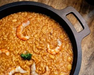 Arroz meloso de sepia y langostinos al ajillo (carnaroli) FOTO GABI ORTE
