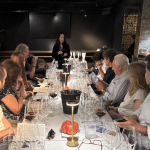 Pilar Cavero cata con profesionales vinos de la tierra de Aragón