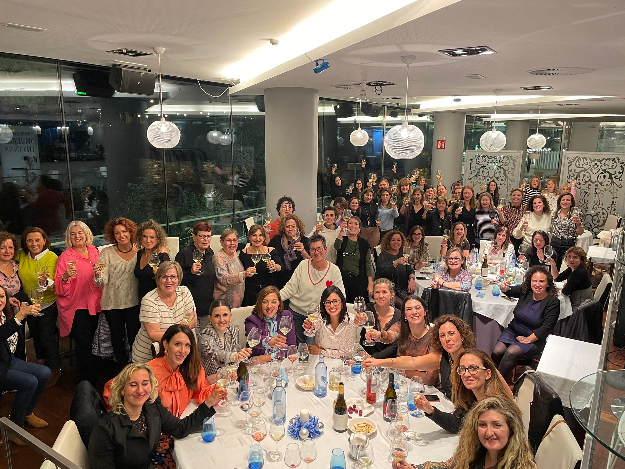 El VII Encuentro Mujeres Diviñas consigue el reto y recauda 600 € para la lucha contra el cáncer