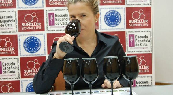 Marta Tornos. Catas de vinos