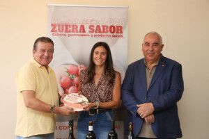 La hortelana de Zuera, Elisa Aguilé, por su parte, ganó en la categoría de Tomate de Nueva Generación con sus tomates "golden star"