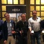 El sumiller Raúl Igual hace una cata con los vinos portugueses Quintas das Tecedeiras y Covela
